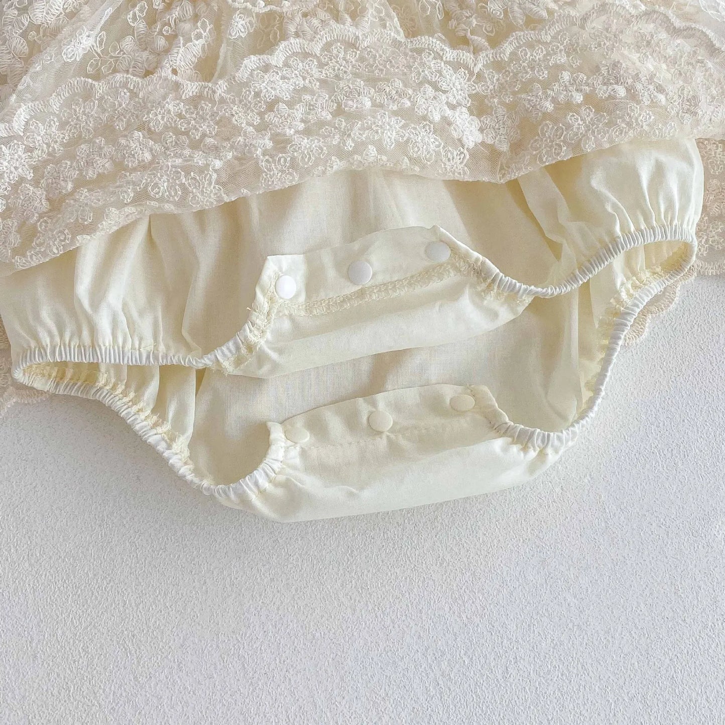 Robe Barboteuse Bébé Fille Dentelle Princesse Manches Courtes 0-24 Mois | LittleBunz